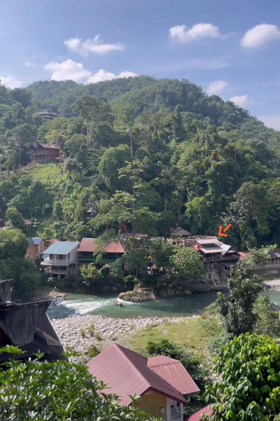 Charlys Little House Hotel Bukit Lawang Luaran gambar