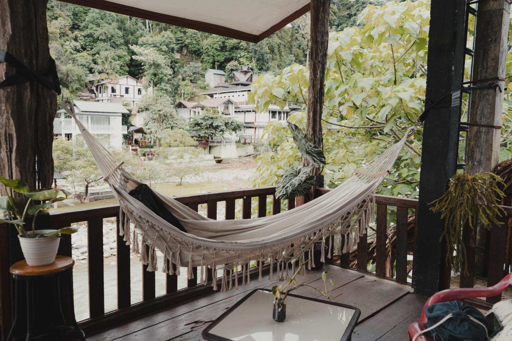 Charlys Little House Hotel Bukit Lawang Luaran gambar