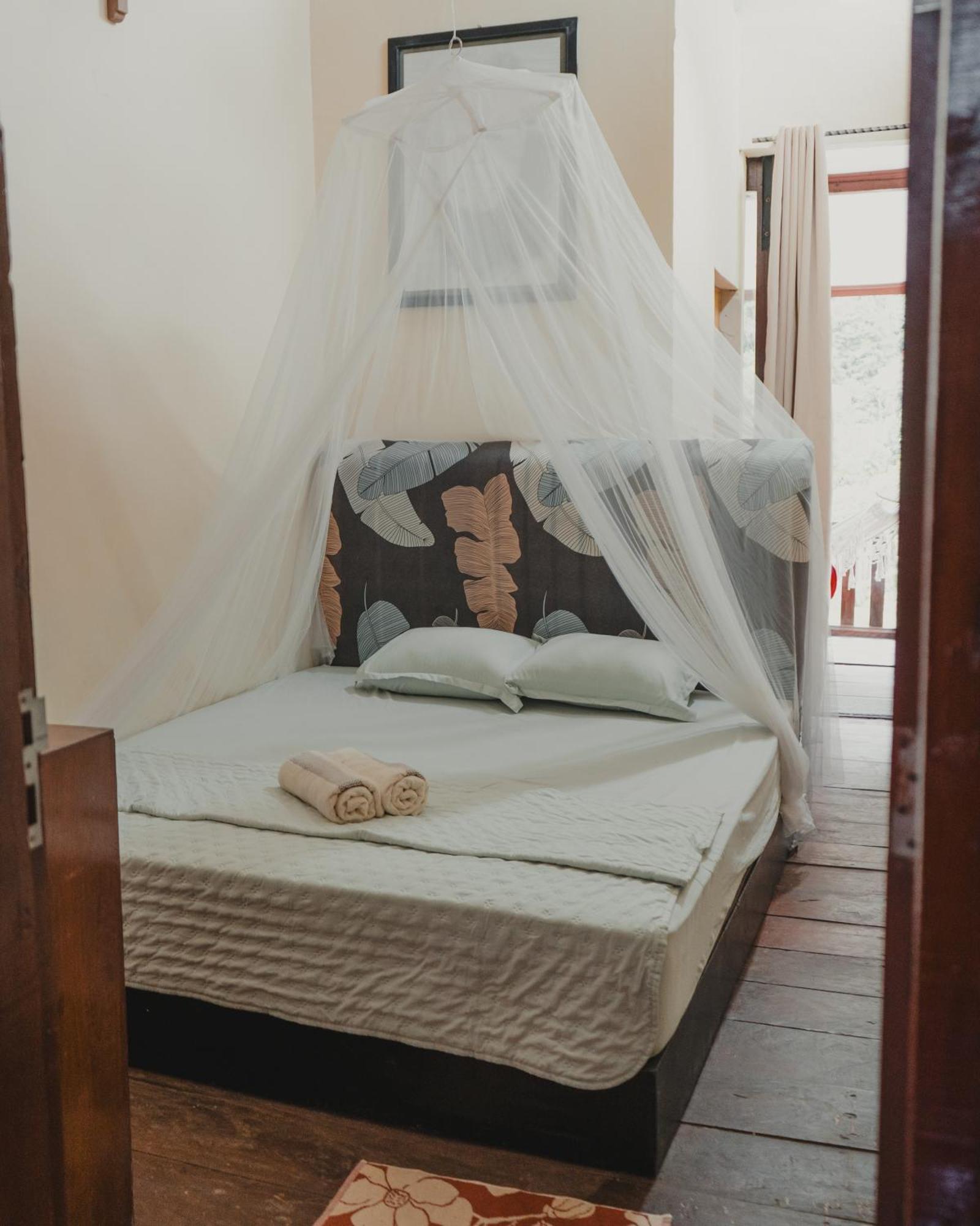 Charlys Little House Hotel Bukit Lawang Luaran gambar