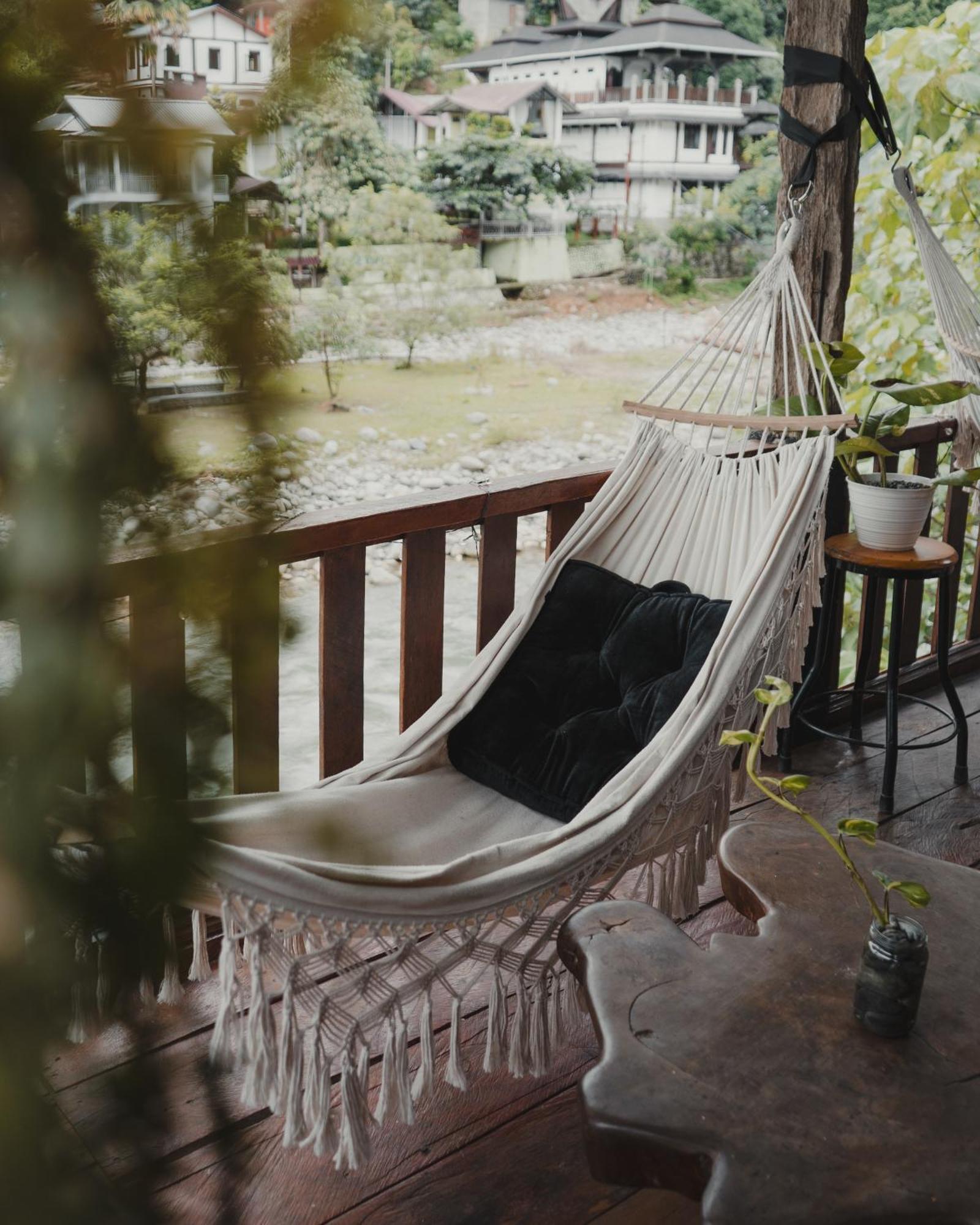 Charlys Little House Hotel Bukit Lawang Luaran gambar